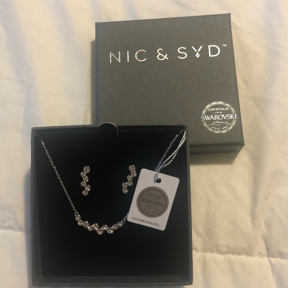 BNIB NIC & SYD Crystal Cluster Set with Swarovski